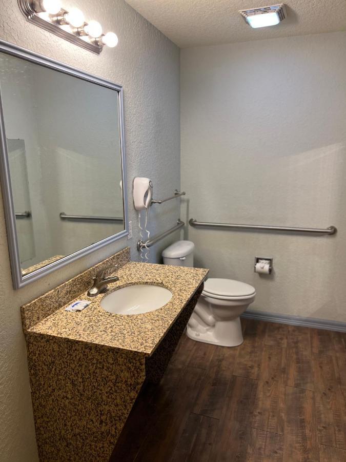 Hotel Bien Venido Pearsall Exterior foto
